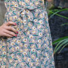 Modestoffe Viskose Mouseline beige Blume (Kleid)