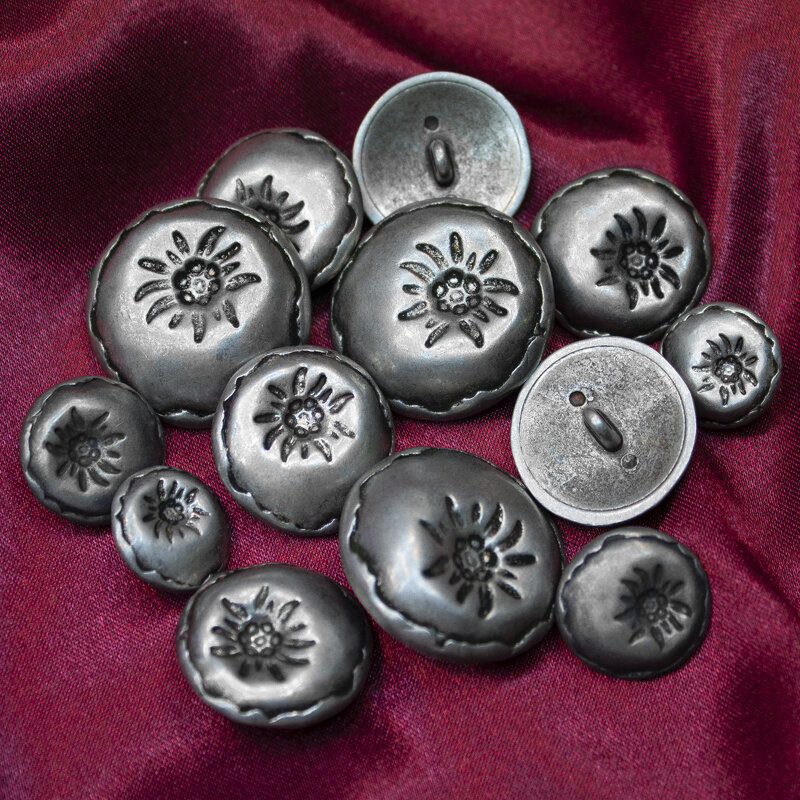 Trachtenknopf aus Metall mit Edelweiß - 14 bis 27mm