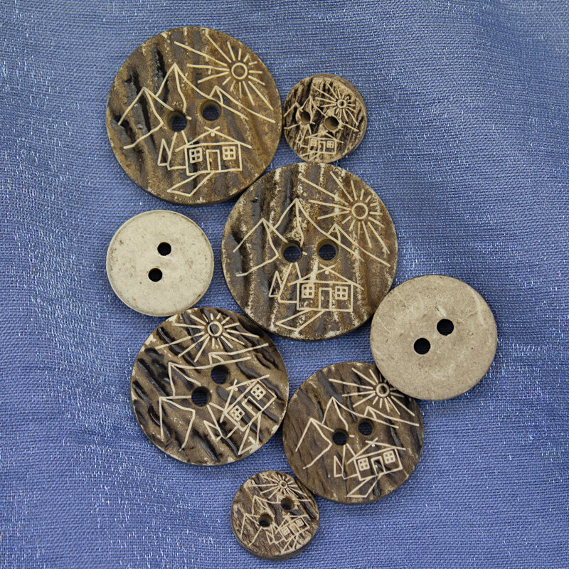 Trachtenknopf  in Holzoptik mit Muster - 12 bis 25mm