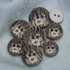 Runde Knopf mit Blumen, dunkelbraun - 15 bis 22mm