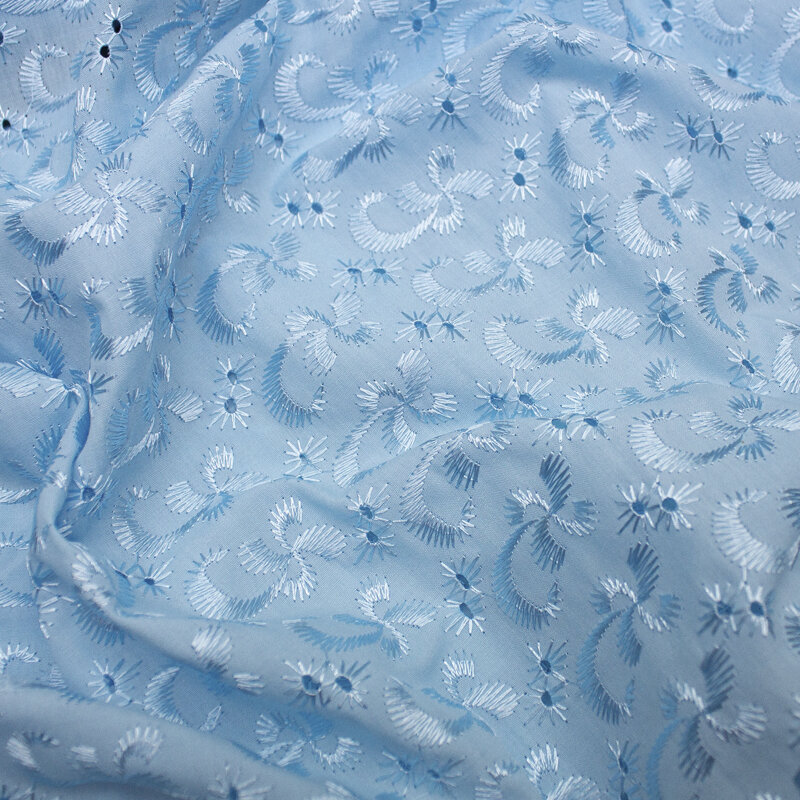 Baumwollmix mit Lochstickerei, blau