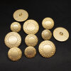 Metallknopf mit Muster, gold-matt, 15 bis 22mm