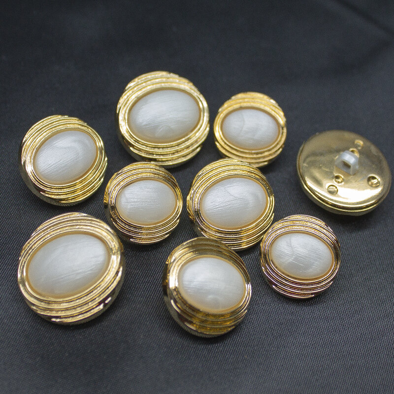 Ovaler Knopf mit Perlmutt, gold, ab 12 mm bis 22 mm