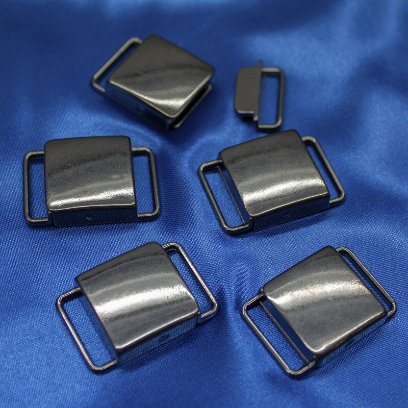 Steckschnalle aus Metall in 3 Farben, 28 mm